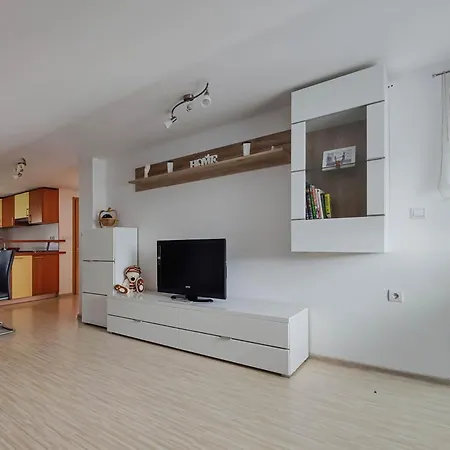 Apartma Hilltop Haven דירה *