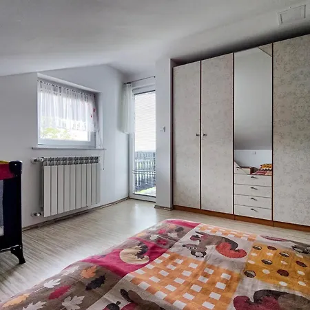 Apartma Hilltop Haven Διαμέρισμα *