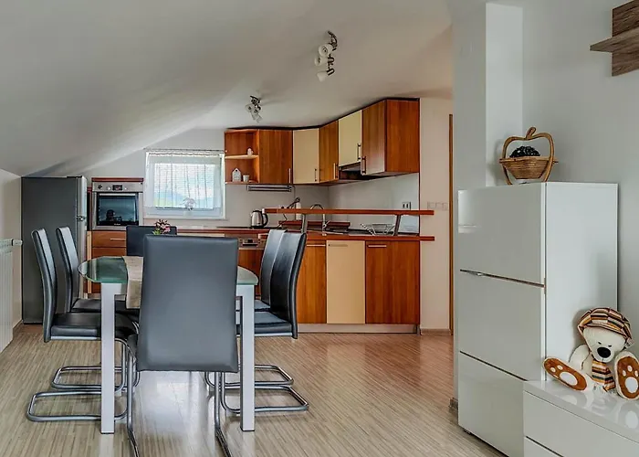 Apartma Hilltop Haven Appartement *